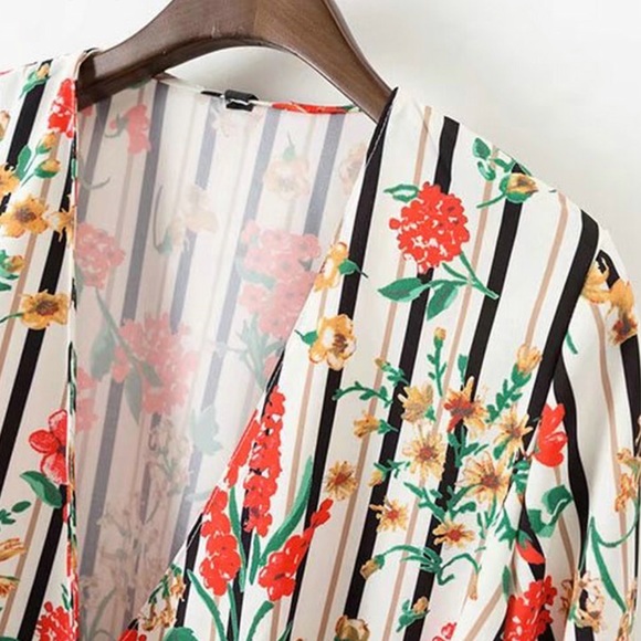 Floral Blouse - Picture 4 of 8